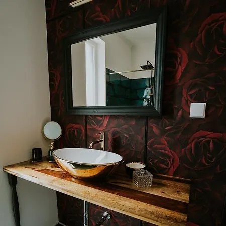 Halacs Homes- Boutique Cabins, Boutique Holiday home Balatonalmadi