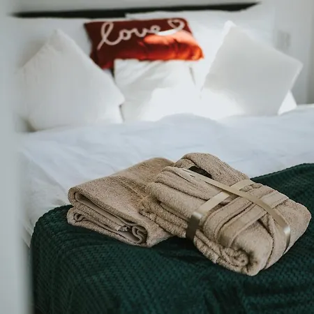 Halacs Homes- Boutique Cabins, Boutique