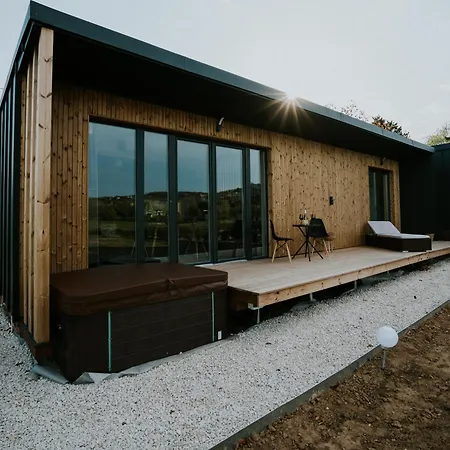 Halacs Homes- Boutique Cabins, Boutique Holiday home Balatonalmadi