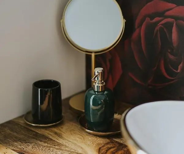 Halacs Homes- Boutique Cabins, Boutique Балатональмади